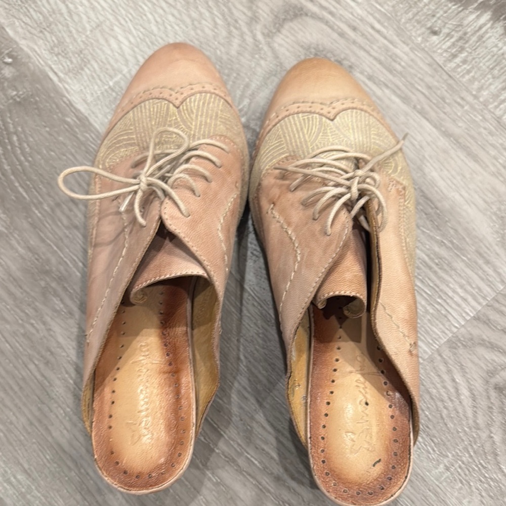 Tan Leather Flats with Brogue Detailing